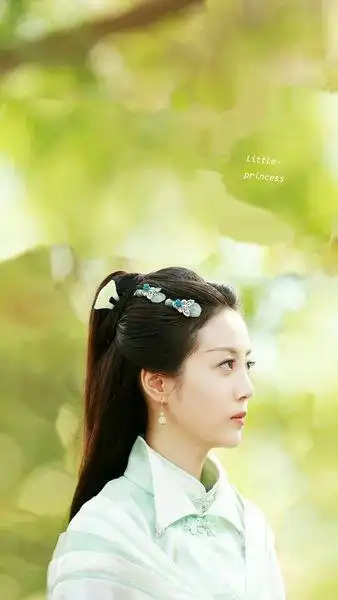 李溪芮高清图片 最好是古装的 越多越好 要高清的哦 我要做壁纸 有的