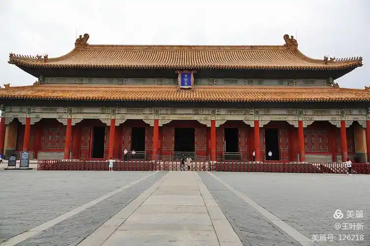 中和殿之后是保和殿,是科举考试举行殿试的地方,殿试的一至三名分别称