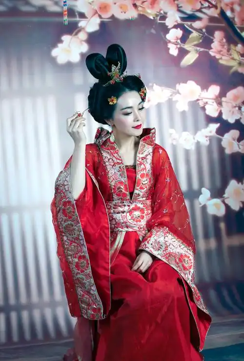 古装贵妃造型拍摄 模特/彭利军 摄影/十二期全体学员 化妆/朱老师