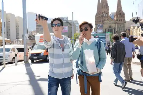 谢霆锋回应房祖名吸毒案只关心案情不插嘴