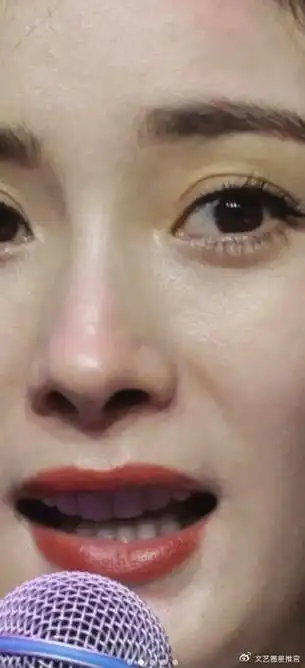 35岁杨幂生图眼下有明显疤痕真人鼻子很高被吐槽像砌了一堵墙