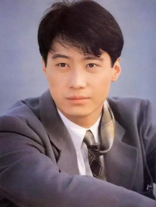 黎明确实出生于北京,但小时候在北京也只生活到4岁,而且要论祖籍出身