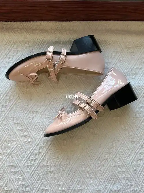 奶油粉色小皮鞋完全被惊艳到了606060