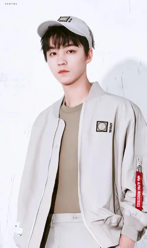 清爽帅气,扑面而来的青春气息!少年感满满!好帅@tfboys-王俊凯