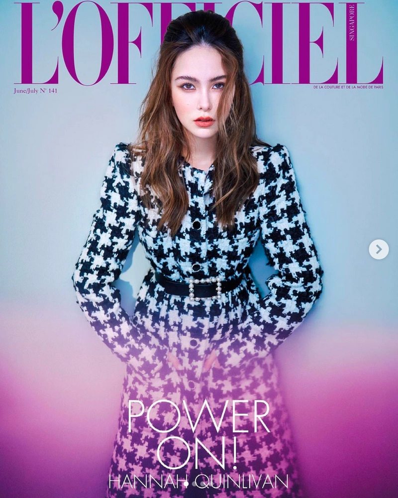 6月2日,昆凌在社交媒体曝光出了自己最新的杂志封面大片,图中,她身穿