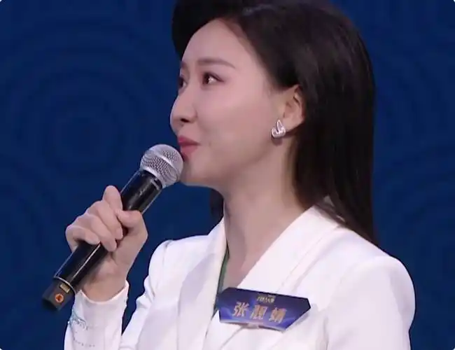 《主持人大赛》黑马选手:颜值不输李思思马凡舒,美得跟仙女一样_心悦