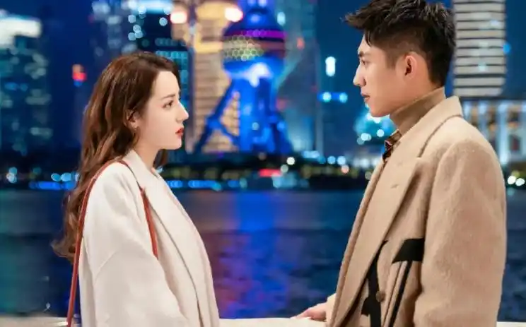 狗仔暗示黄景瑜当爸,迪丽热巴已有身孕,孩子或即将出生_恋情_事情