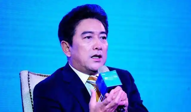 五官随爸爸脸型似妈妈,女承父业做主持人|水亦诗|水均益|央视_新浪