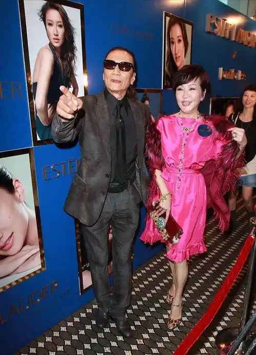 71岁穿粉裙比女儿美,难怪前夫谢贤甘当狂蜂浪蝶_时尚_配饰_材质