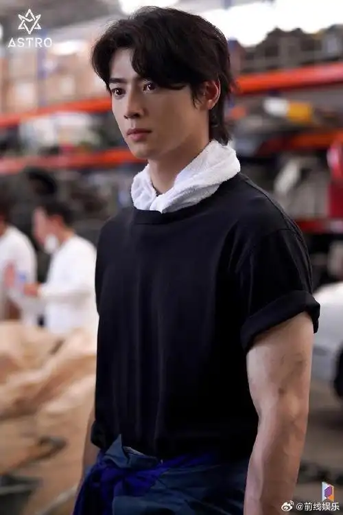 车银优的手臂肌肉