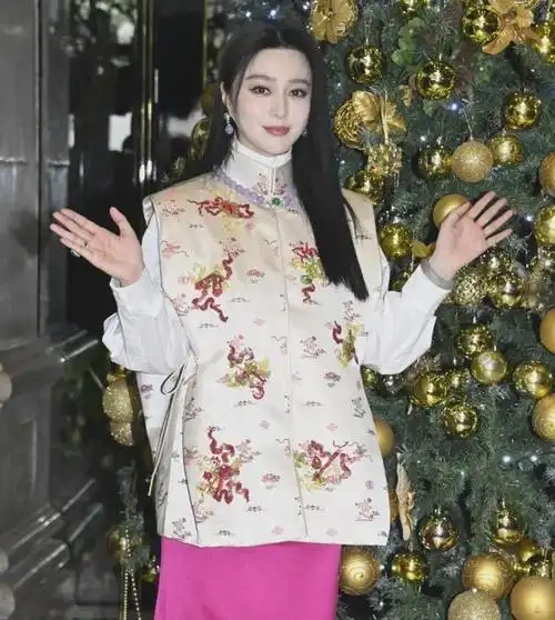 范冰冰牵手87岁赵世曾,默契共舞让人惊艳!