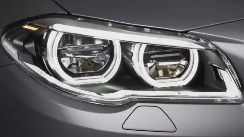 网友反映汽车前照灯太刺眼建议规范亮度工信部回应来了