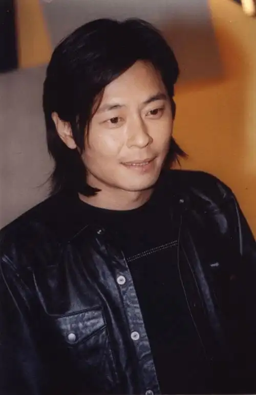 王杰将怀孕的妻子交给母亲照顾妻子却成为了母亲的赚钱工具