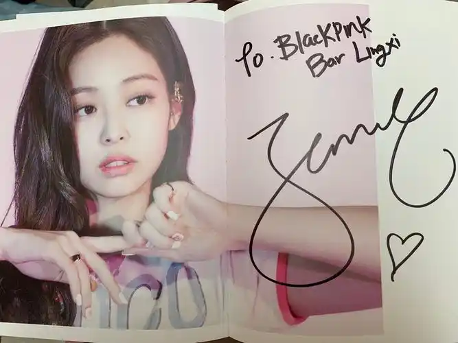 blackpink亲笔签名图片转载自微博