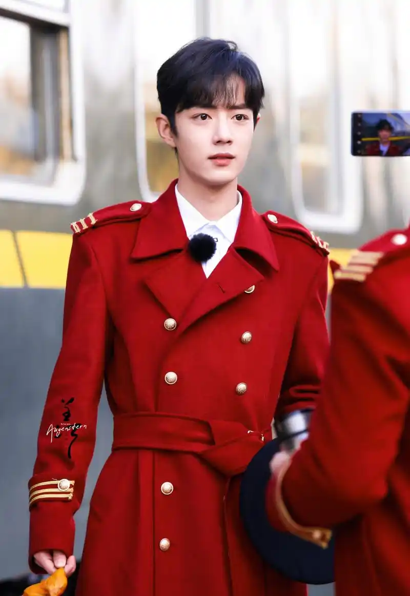 肖战的腰#  肖战的腰,杀人的刀,性感得不要不要的[色]