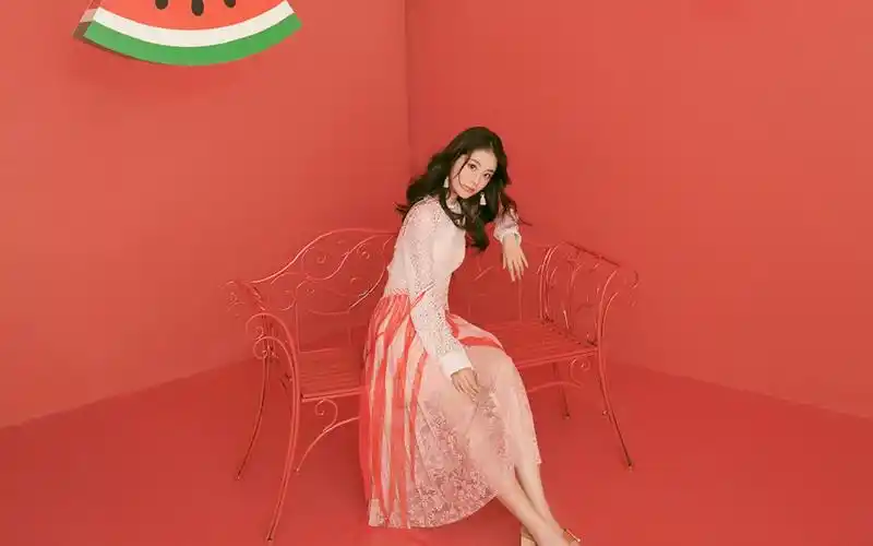 祝绪丹甜美元气写真桌面壁纸