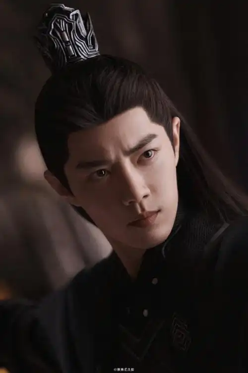 肖战超话黑影合集@x玖少年团肖战daytoy#肖战时影#/#肖战玉骨遥