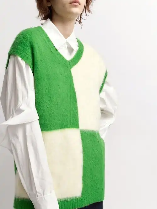 宋亚轩超话上身 howl 2021fw 绿色棋盘格马甲星子落入少年的眼底,再从