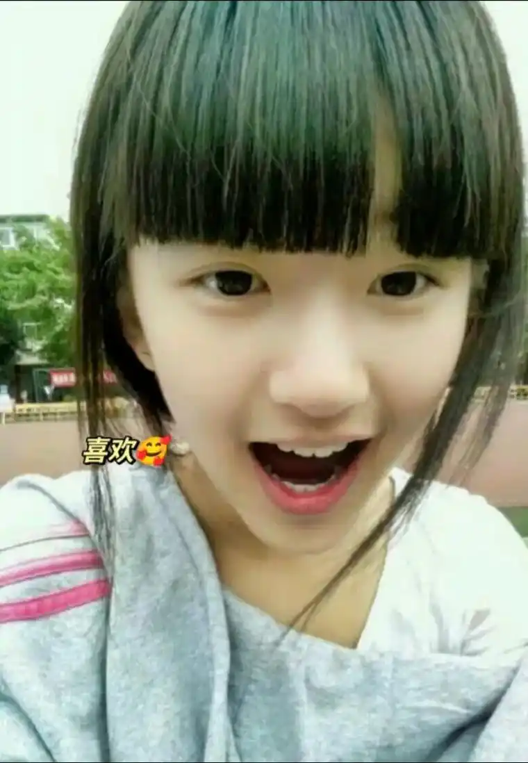 今天没素材,就发赵露思小时候吧#可露丽 #追星 #赵露思 # - 抖音