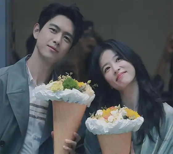 最近大家是否留意到,在李现主演的两部电视剧中,他所塑造的"女朋友"