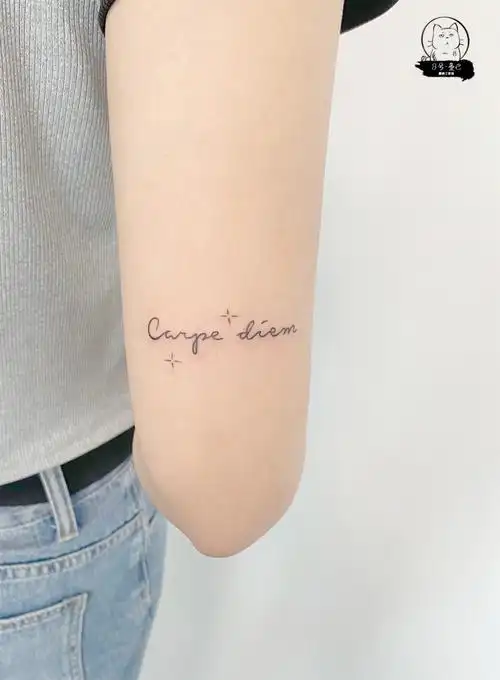 英文字母单线条字母深圳纹身