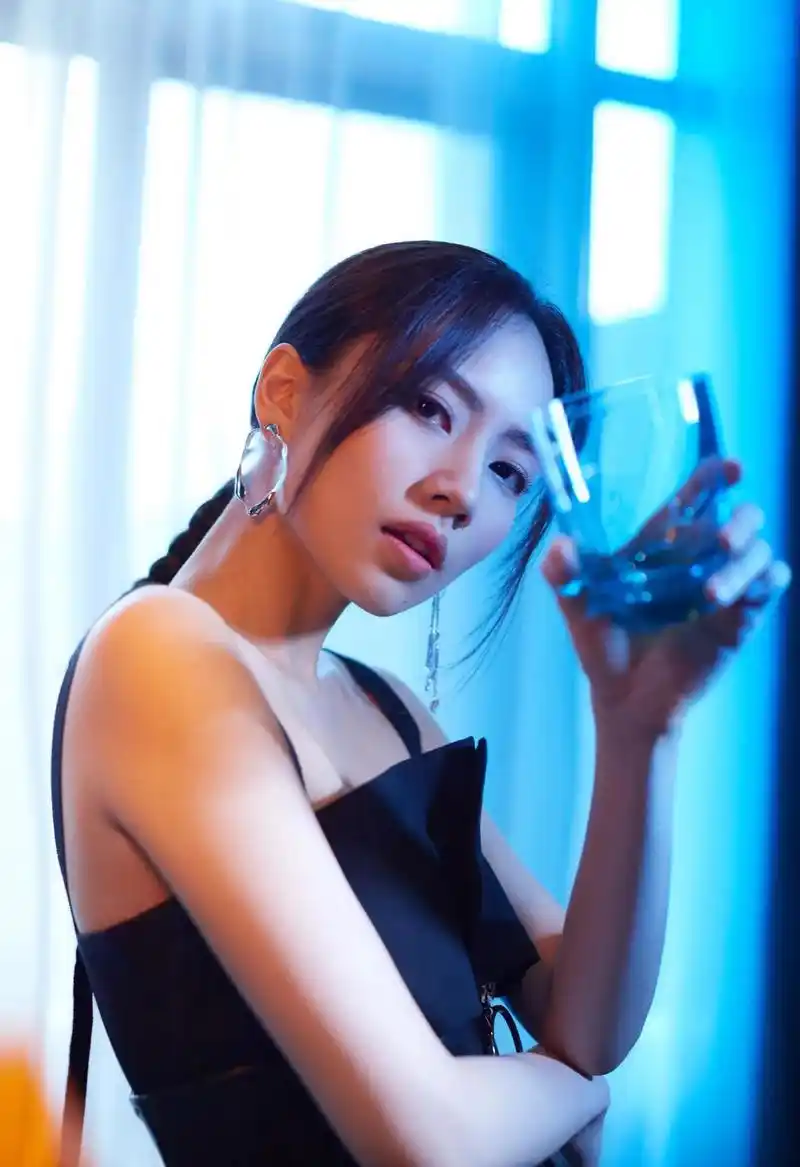 精美图集|刘惜君气质优雅,妩媚多姿