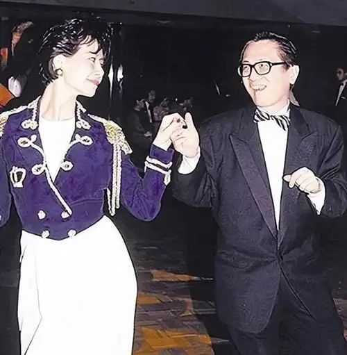 她是李小龙前嫂子,香港著名小三,交往76个男友,最终