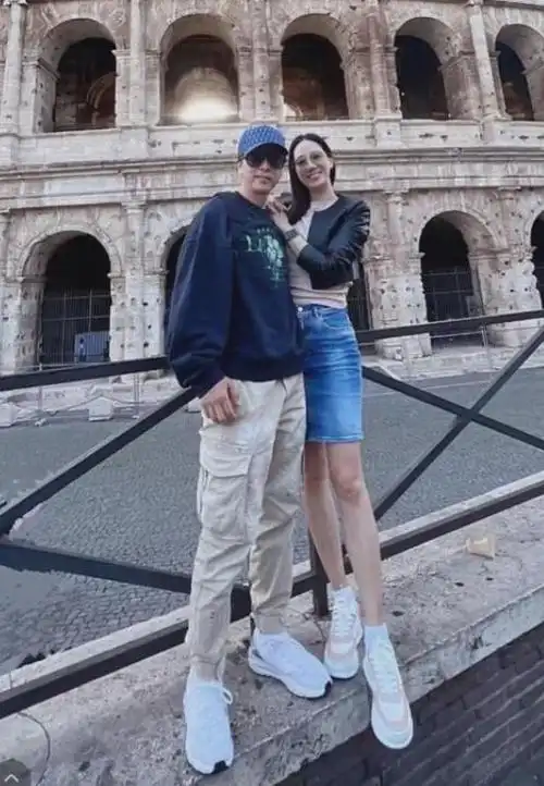 甄子丹真是艳福不浅181身高的老婆真美穿吊带裙美成红毯焦点