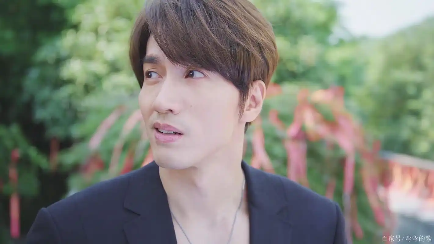 言承旭新剧《我好喜欢你》热播,傲娇设计师陆星成化身陆怼怼