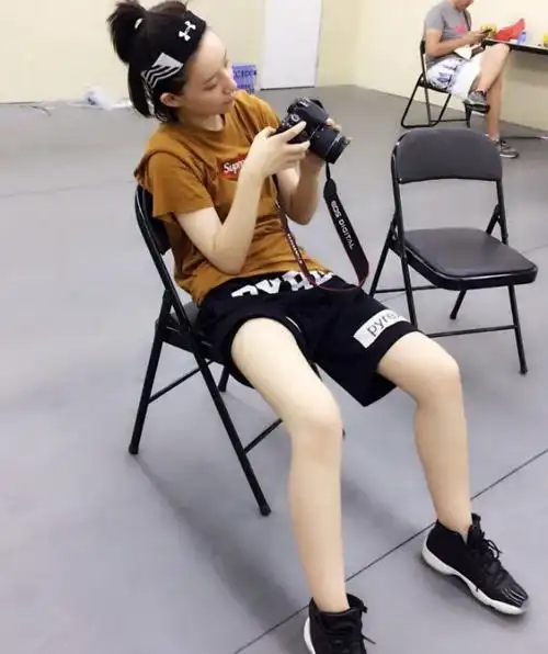 李斯丹妮遭遇人格粉,李斯粉,丹妮粉互不让位,望各自美丽自重!