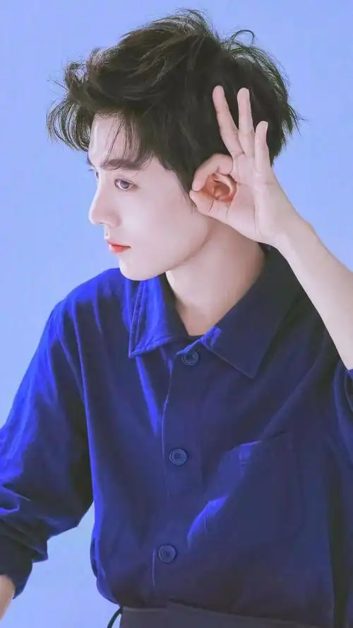 青春洋溢少年肖战帅气写真