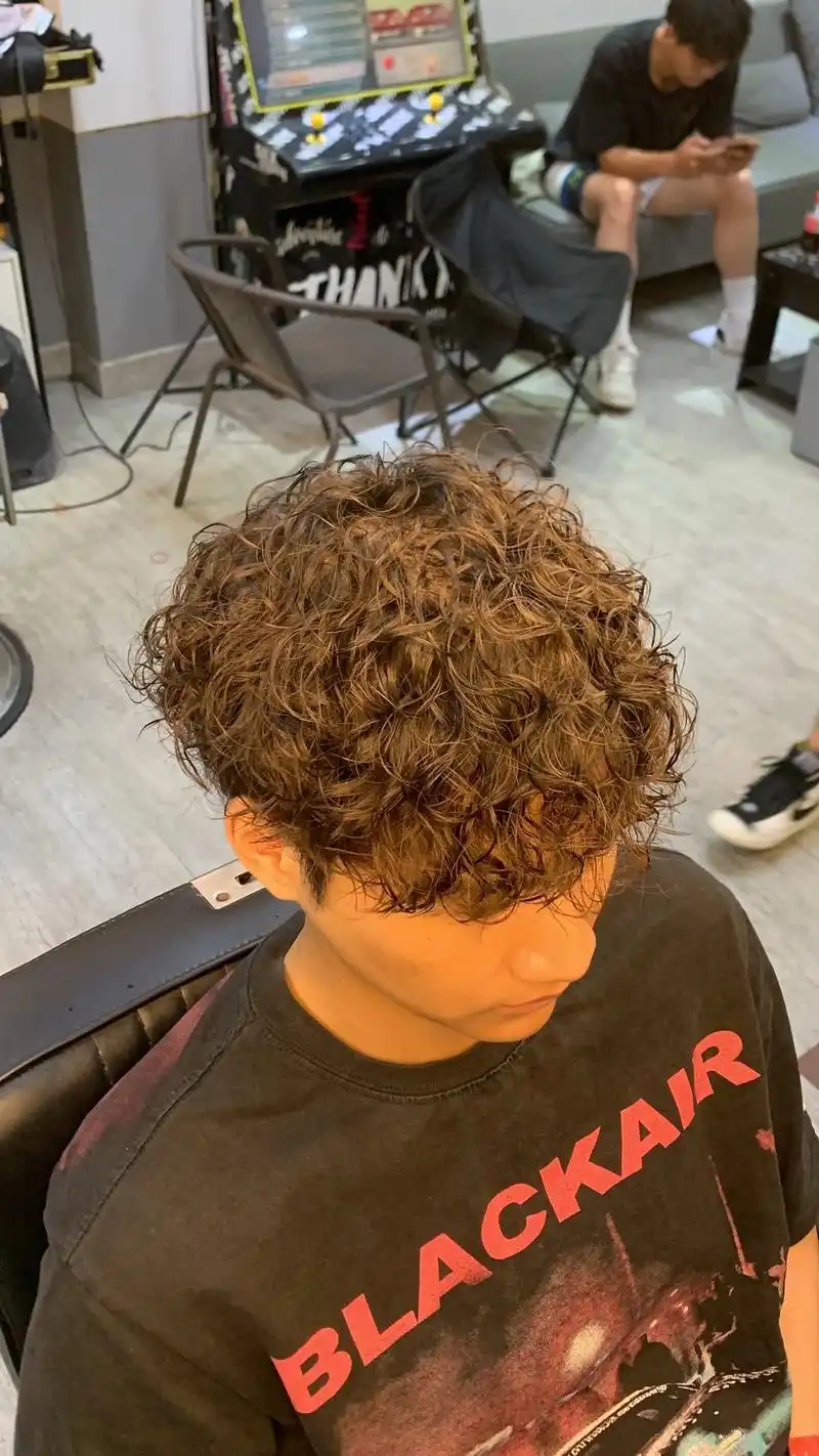 男生烫发发型推荐 #男生发型 #男士烫发 #烫发推荐 #羊 - 抖音