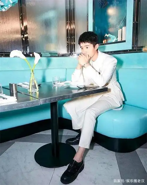 刘昊然被同学吐槽上课玩游戏,原来他还是重度游戏迷,很接地气了