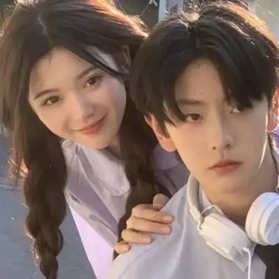 超可爱情侣头像一对甜蜜图片唯美情侣真人浪漫微信头像大全