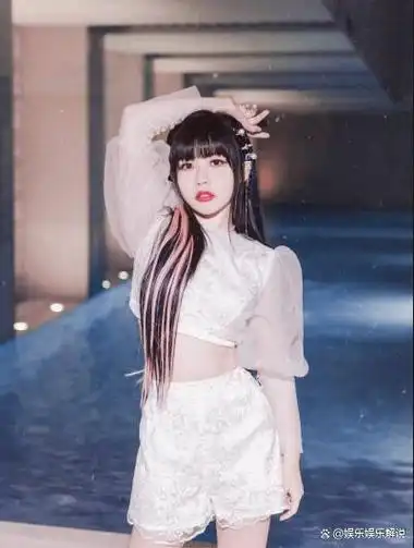 她是2018年《创造101》中的一颗闪亮的星星——赖美云