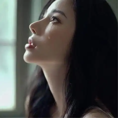 哭泣侧面图片女生头像图片 女生头像图片大全 -【爱个性】