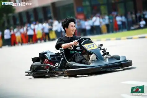 鹿晗有多少辆车(鹿晗的豪车分别是什么)