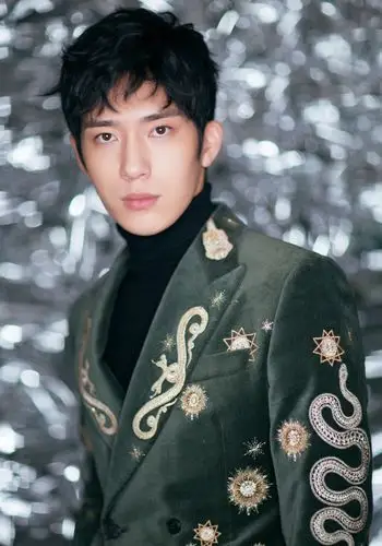 首页 图片大全 明星 井柏然帅气有型西装写真高清图片