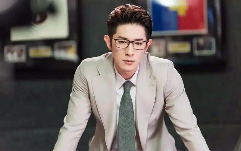 帅气的季肖冰,高清图片-壁纸族