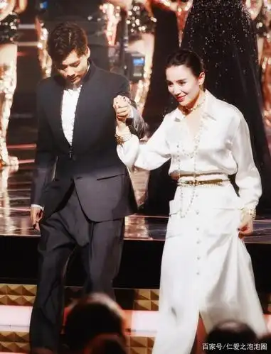 李易峰宋佳金鹰节再次相聚