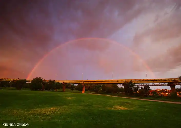 难得一见昨天早上拍摄到的日出彩虹