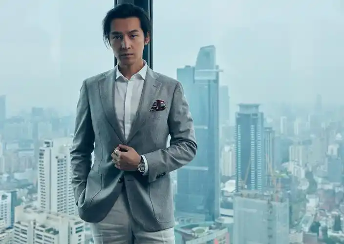 原创主角丨胡歌:他在三江源寻到一束光,甘愿停下来胡子拉碴地做些小事