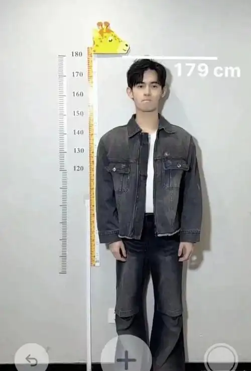 黄晓明假发尴尬,刘涛牙齿变蓝,明星身上还有什么是真的