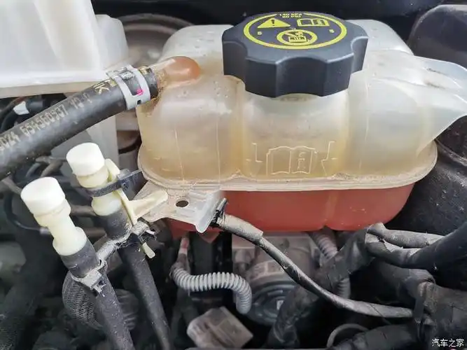 请问一下昂科威车发动机冷却液什么位置需要添加