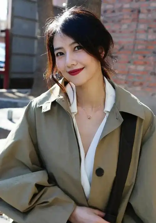 演员于小伟:和高圆圆分手后,娶平凡妻子也幸福