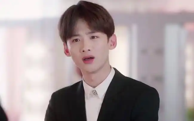 井柏然白敬亭张若昀,白敬亭李沁合作 - 注册公司