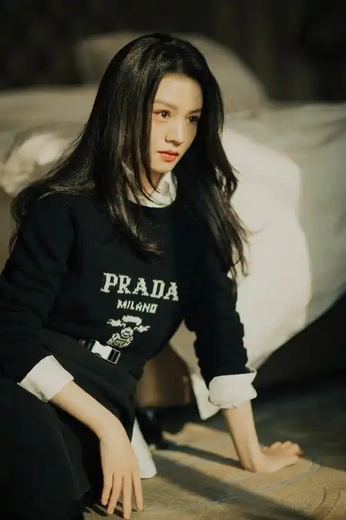 春夏文艺灵动少女感写真图片