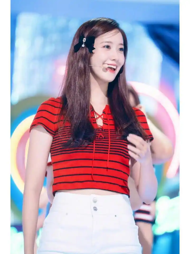 少女时代林允儿回归舞台表演