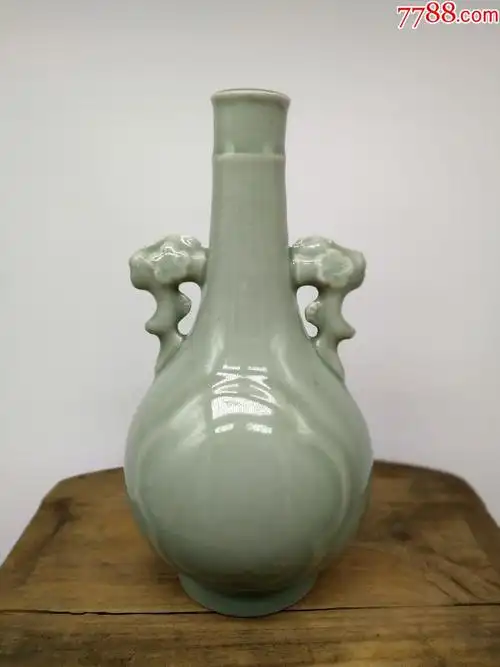 近现代宜兴青瓷酒瓶