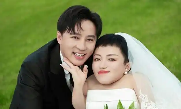 网红李喜梅官宣国庆节结婚影帝谢君豪见证关系亲密被嘲丢面